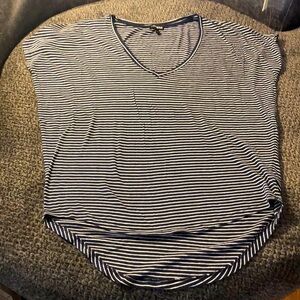 🎉4 for $20 Express Tee, size small